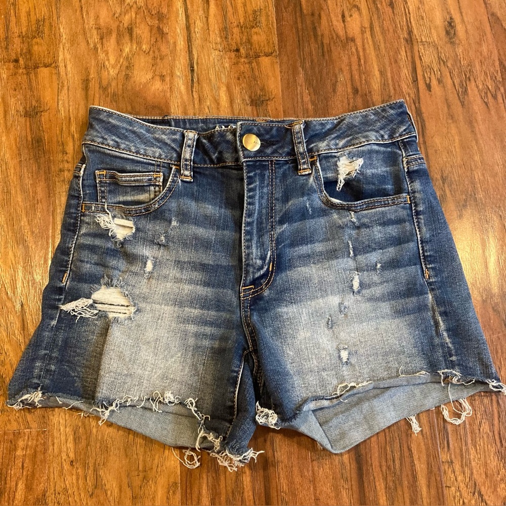 American Eagle Shorite High Rise Cut Off Distressed Shorts, Women’s 6